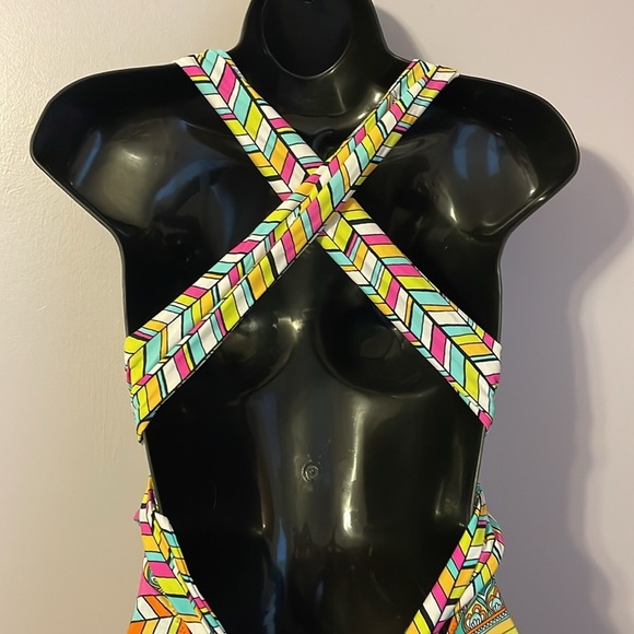 Trina Turk Tuvalu One Piece Swimsuit in Flamingo size 4 - Picture 12 of 15